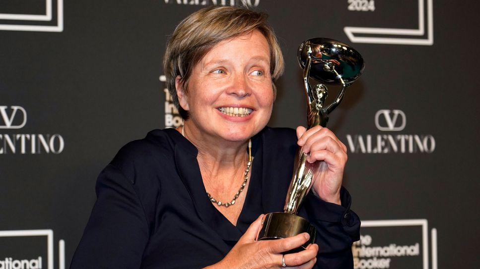 Jenny Erpenbeck erhält den International Booker Prize in London für ihren Roman "Kairos" © picture alliance / ASSOCIATED PRESS/Alberto Pezzali