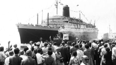 9. Juli 1959: Jungfernfahrt der "Bremen" von Bremerhaven nach New York © Lothar Heidtmann/picture-alliance/dpa