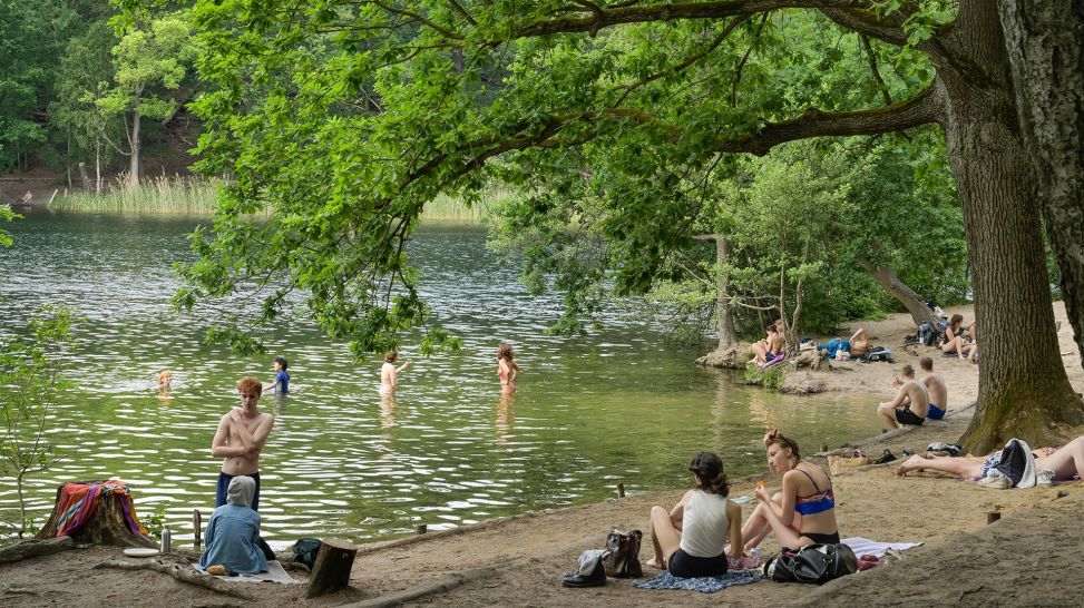 Baden in der Krummen Lank in Berlin-Zehlendorf © Schoening/picture alliance