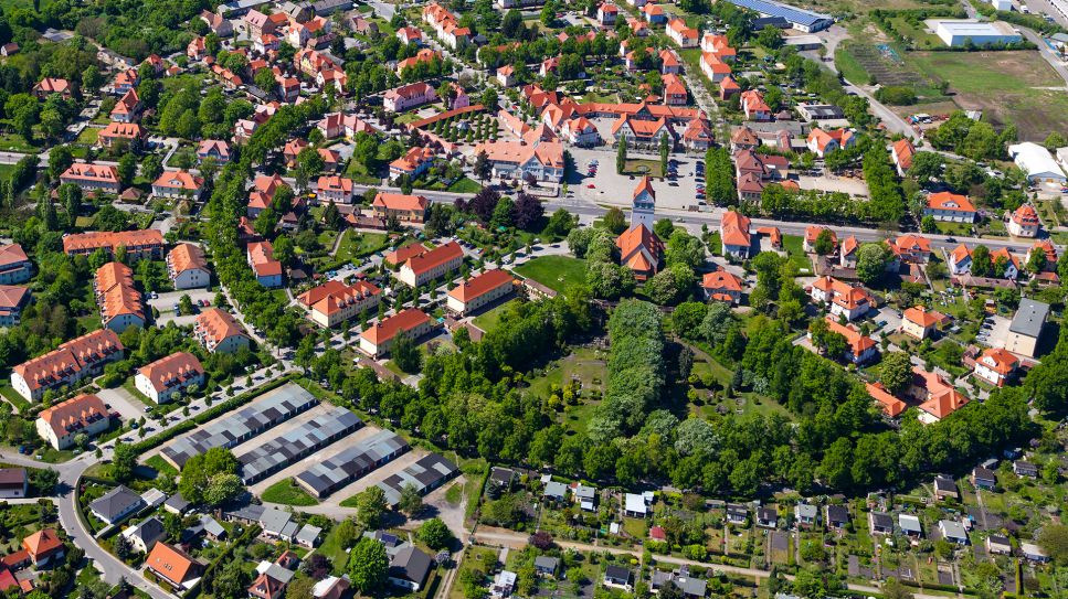 Blick aus einem Sportflugzeug auf die Gartenstadt Marga bei Brieske/Senftenberg, 2013; © picture alliance/dpa/Andreas Franke