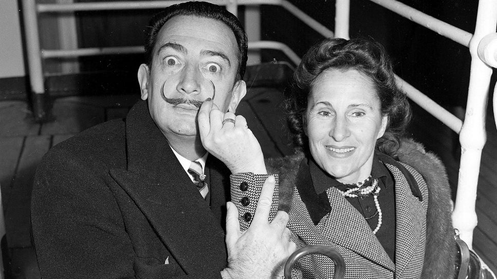 Gala und Salvador Dalí in New York (1951) © ASSOCIATED PRESS | JH / picture alliance