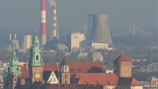 Smog über Krakau – Altstadt und Nowa Huta; © picture alliance/NurPhoto/Artur Widak