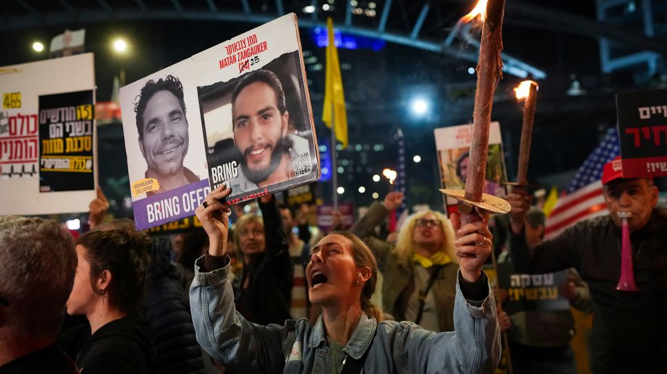 Demonstranten in Israel (13.01.25) © Ohad Zwigenberg/AP / picture alliance/dpa/AP