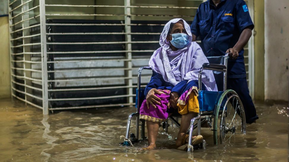 Hochwasser in Bangladesh: Chittagong Maa-O-Shishu Hospital; © picture alliance/Pacific Press/Sanchayan Chowdhury