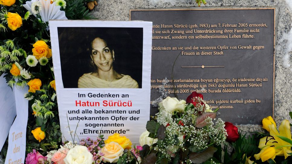 Gedenken an Hatun Sürücü in Berlin, am 07.02.2025 jährt sich ihr Todestag zum 20. Mal © picture alliance/dpa/Soeren Stache