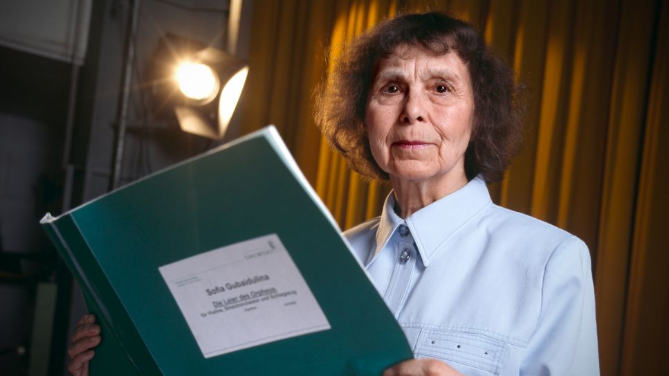 Sofia Gubaidulina bei einer Probe von "Die Leier des Orpheus", Basel 2008; © Picture-Alliance/KEYSTONE/Gaetan Bally