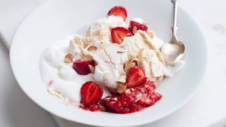 Eton Mess © IMAGO / Shotshop