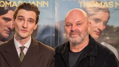 Sebastian Schneider und André Schäfer bei der Deutschlandpremiere von Bekenntnisse des Hochstaplers Thomas Mann, 03.11.2024; © imago-images.de/Alexander Franz