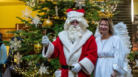 108. radio3 Kinderkonzert | Im Königreich der Zuckerfee | Weihnachtsmann und Engel © Thomas Ernst