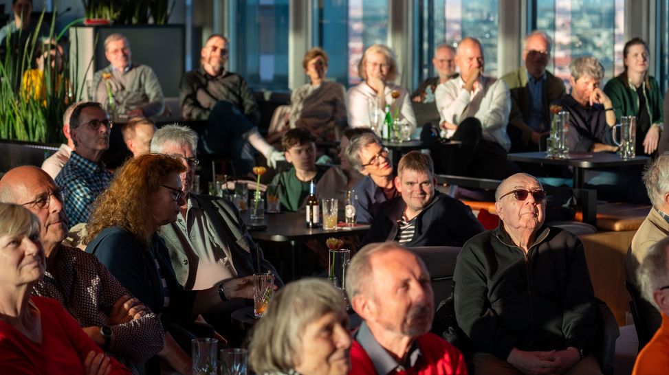 Die Blindverkostung - live und vor Ort in der rbb Dachlounge © Thomas Ernst