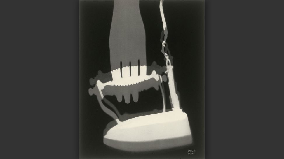 Man Ray: Ohne Titel, aus: Électricité, 1931; Kunstbibliothek – Staatliche Museen zu Berlin © Man Ray Trust / VG Bild-Kunst, Bonn 2024; Repro: Dietmar Katz