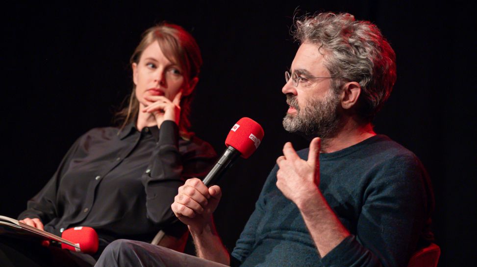 Jura Not Alone – Buchvorstellung im Pfefferberg, Berlin 22.04.2024, hier: Nora Markard und Maximilian Steinbeis; © Thomas Ernst