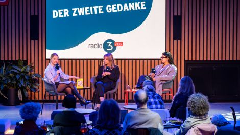 radio3-Kultursalon im Studio 14: Der zweite Gedanke mit Ann Kristin Schenten, Jovana Reisinger und Yasmine M'Barek © Thomas Ernst