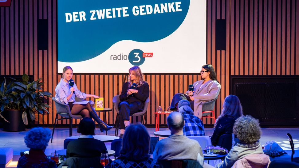 radio3-Kultursalon im Studio 14: Der zweite Gedanke mit Ann Kristin Schenten, Jovana Reisinger und Yasmine M'Barek © Thomas Ernst