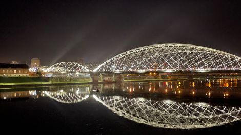 Brücke über die Weichsel bei Nacht; © Susanne Papawassiliu