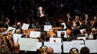 Gustavo Dudamel dirigiert die Berliner Philharmoniker © Stephan Rabold