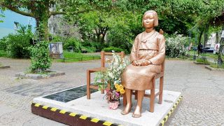 Trostfrauen Statue in Berlin-Moabit © Julia Shimura