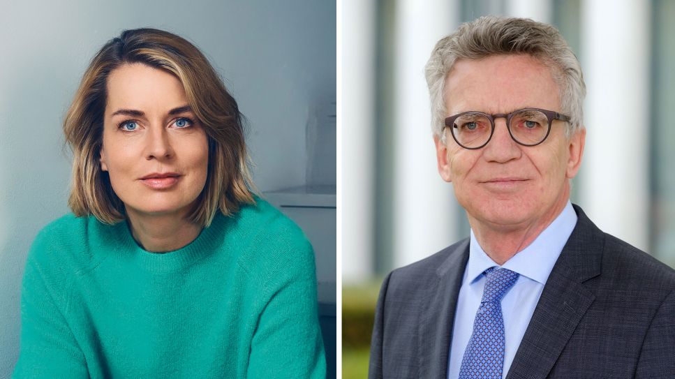 Jessy Wellmer (© Urban Zintel) und Thomas de Maizière (© Deutsche Telekom Stiftung)