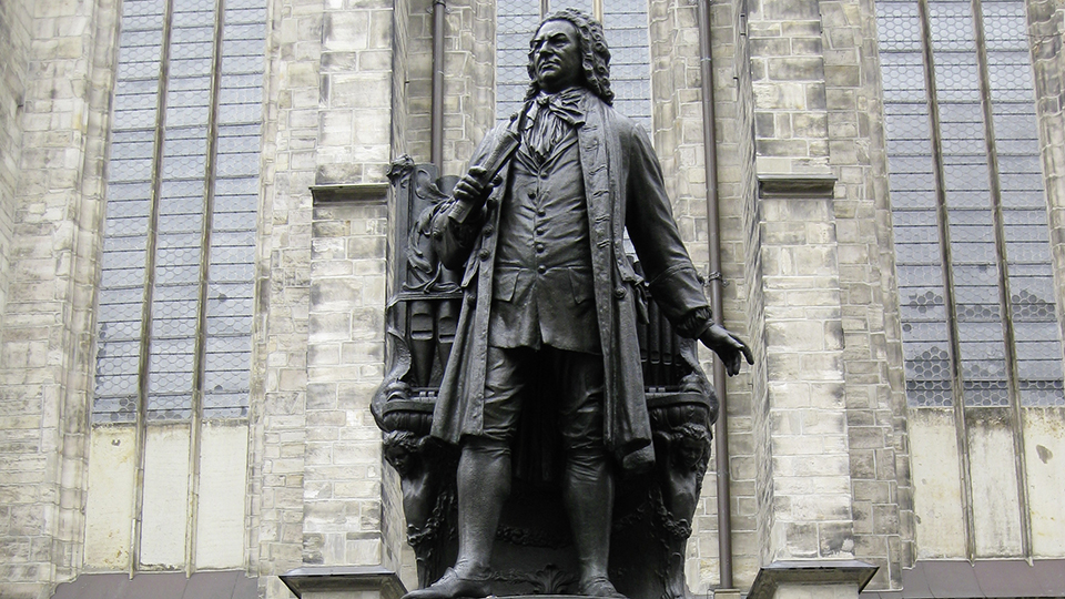 Bach-Denkmal vor der Thomaskirche in Leipzig; Foto: rbb/Archiv