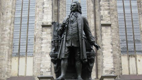 Bach-Denkmal vor der Thomaskirche in Leipzig; Foto: rbb/Archiv