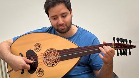 Wofür ich lebe: Musik, hier Oud-Spieler Bakr Khleifi; © Sigrid Hoff