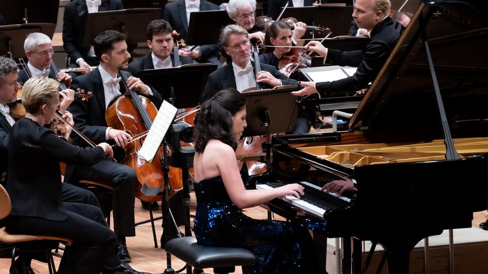 Yannick Nézet-Séguin und Beatrice Rana mit den Berliner Philharmonikern; © Monika Rittershaus