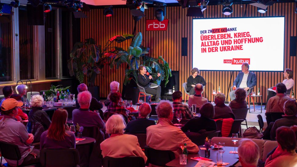 Diskussion in der rbb-Dachlounge am 22. Februar 2024; © Thomas Ernst